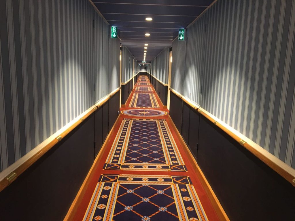 Disneyland Paris Newport Bay Hotel corridor