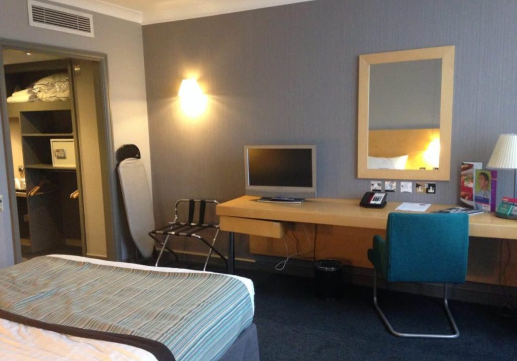 Park Inn Heathrow Room